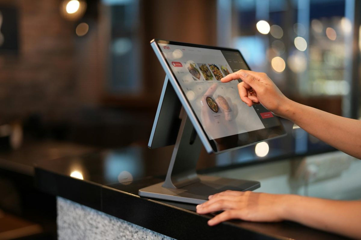 Brza kasa u online prodavnici, optimizovan checkout proces za brzo i jednostavno online plaćanje.