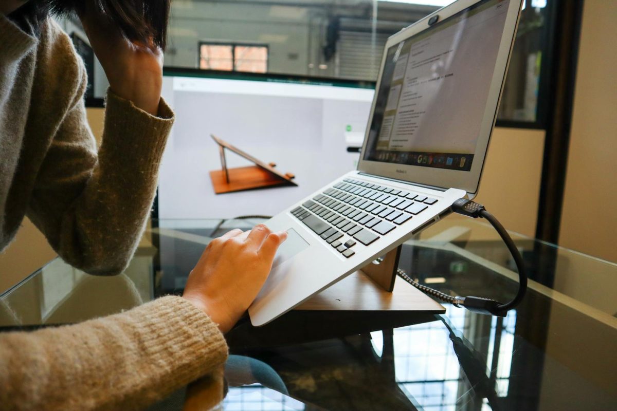 Rad na staging sajtu u WordPress okruženju, testiranje izmena i funkcionalnosti pre objave na produkcioni sajt.